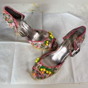 Poetic license Shirley temple heels!